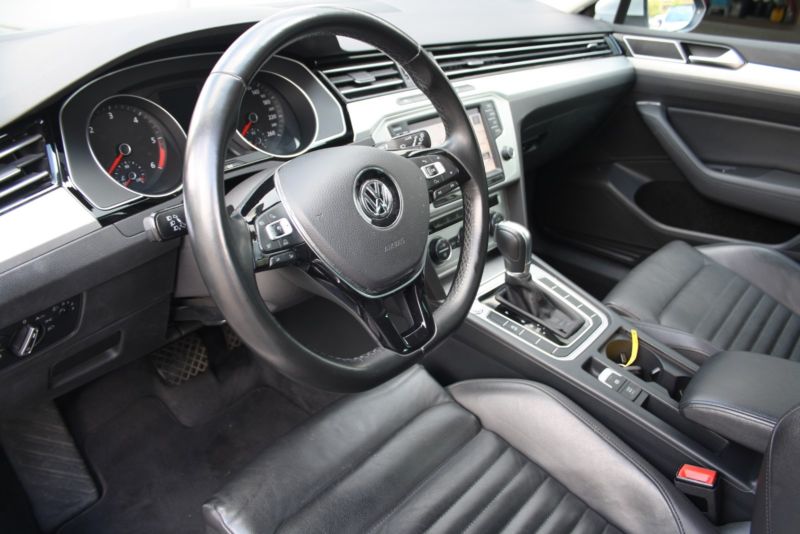 Volkswagen Passat 2,0 TDi 170 Highline DSG 2015 bord 2